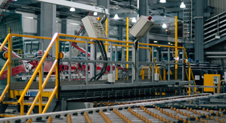 Machines de ligne de production dans la fabrication.